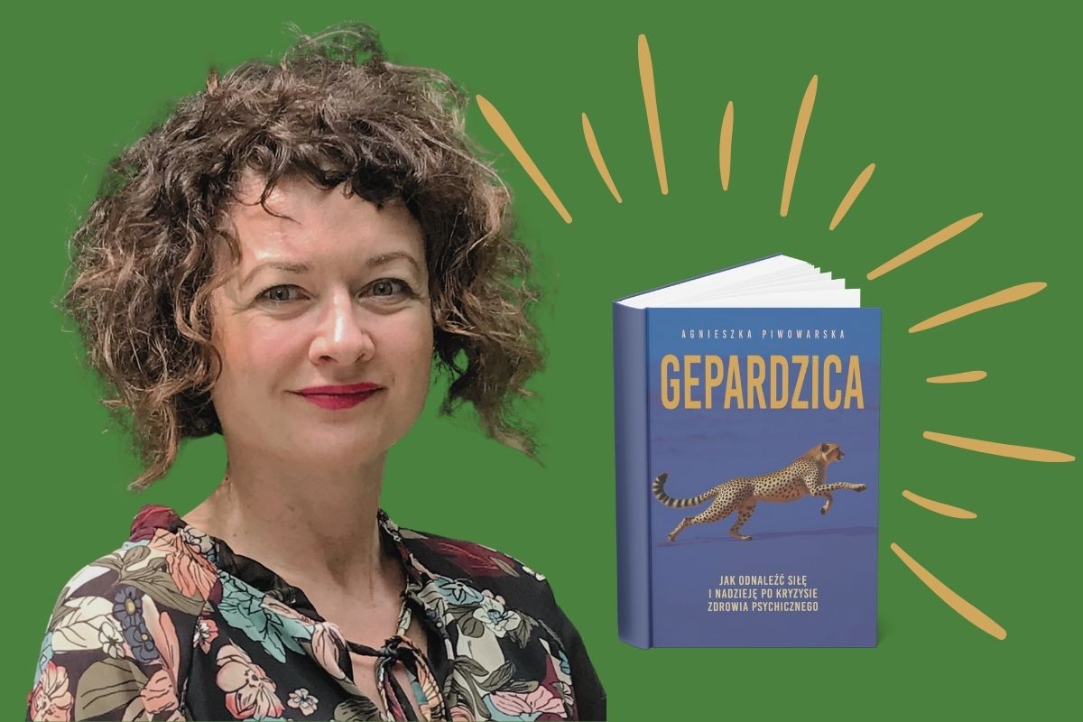 Kobieta z kręconymi włosami na zielonym tle, z prawej okładka książki