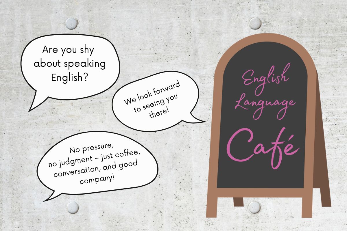 Na szarym tle dymki z napisami po angielsku (treść w artykule), :czarny stojak z napisem: English Language Cafe.