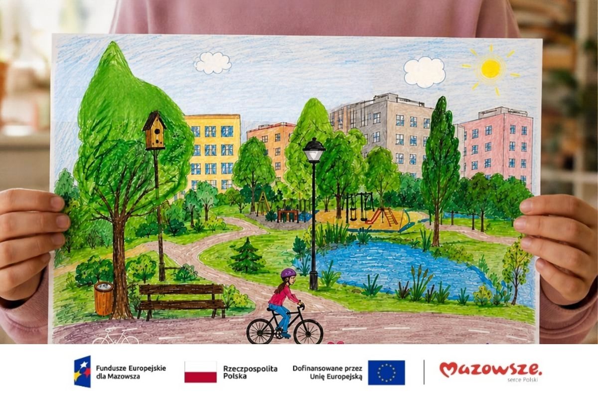 Dziecięce ręce trzymają kolorowy obrazek namalowany kredkami, na dole logotypy Funduszy Europejskich, Rzeczpospolitej Polskiej, Unii Europejskiej i Mazowsza