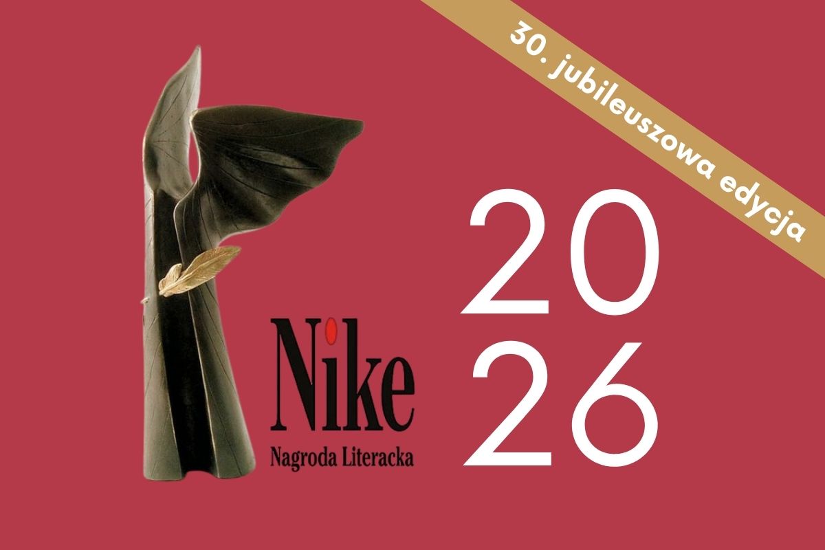 Na czerwonym tle złota statuetka, obok napis „Nike Nagroda Literacka 2026". W rogu na ukos biały napis „30. jubileuszowa edycja" na złotym pasku.