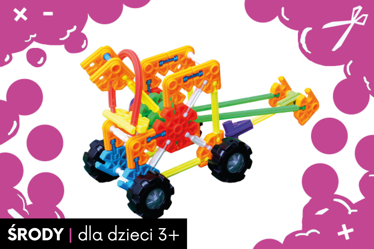 Pojazd złożony z klocków K'Nex na białym tle. Dookoła różowo-fioletowa chmurka.