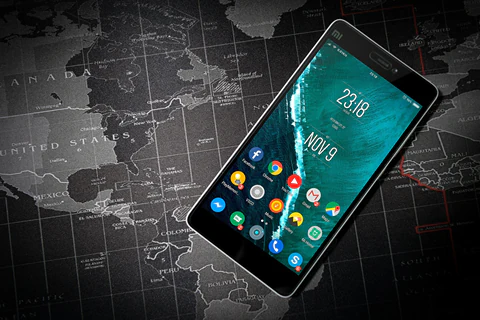 Smartphone na mapie świata