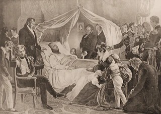 Napoleon Bonaparte leży na łożu śmierci. Ma zamknięte oczy. Wokół zebrany jest tłum - jest to rodzina i dygnitarze państwowi.