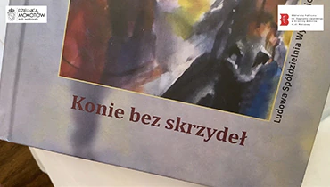 Na zdjęciu fragment książki pt. Konie bez skrzydeł