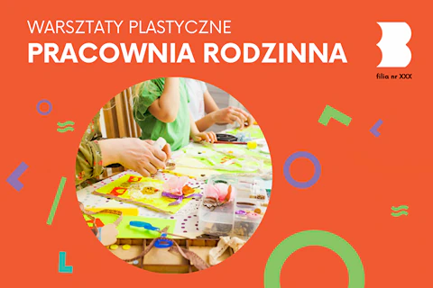 Dwójka dzieci i kobieta komponują pracę plastyczną z różnych elementów leżących na stole.