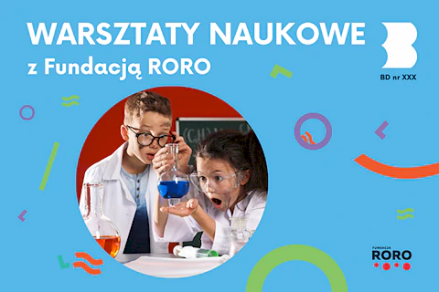 Dziewczynka trzyma próbówkę z niebieskim płynem. Chłopiec w okularach ze zdumieniem jej się przygląda.