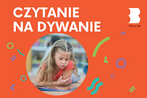 Kilkuletnia dziewczynka pochyla się nad obrazkową książką.