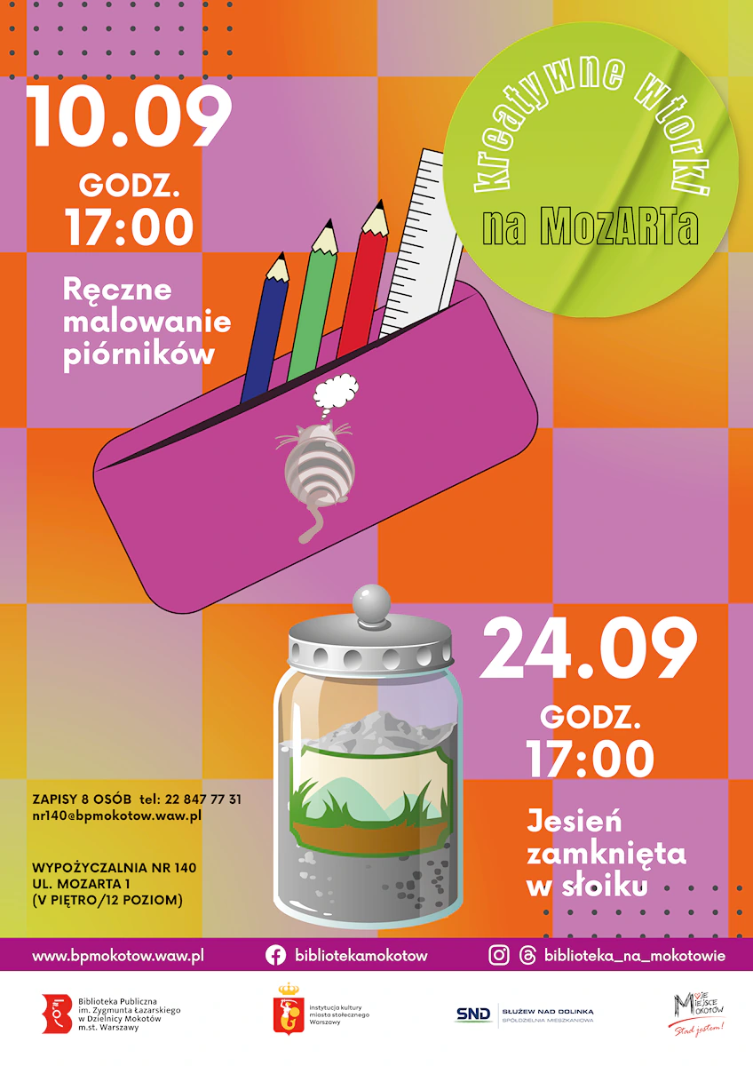 Narysowany filetowy piórnik wypełniony różnymi szkolnymi akcesoriami. Poniżej narysowany słoik wypełniony ziemią z etykietą trawa na tle gór.