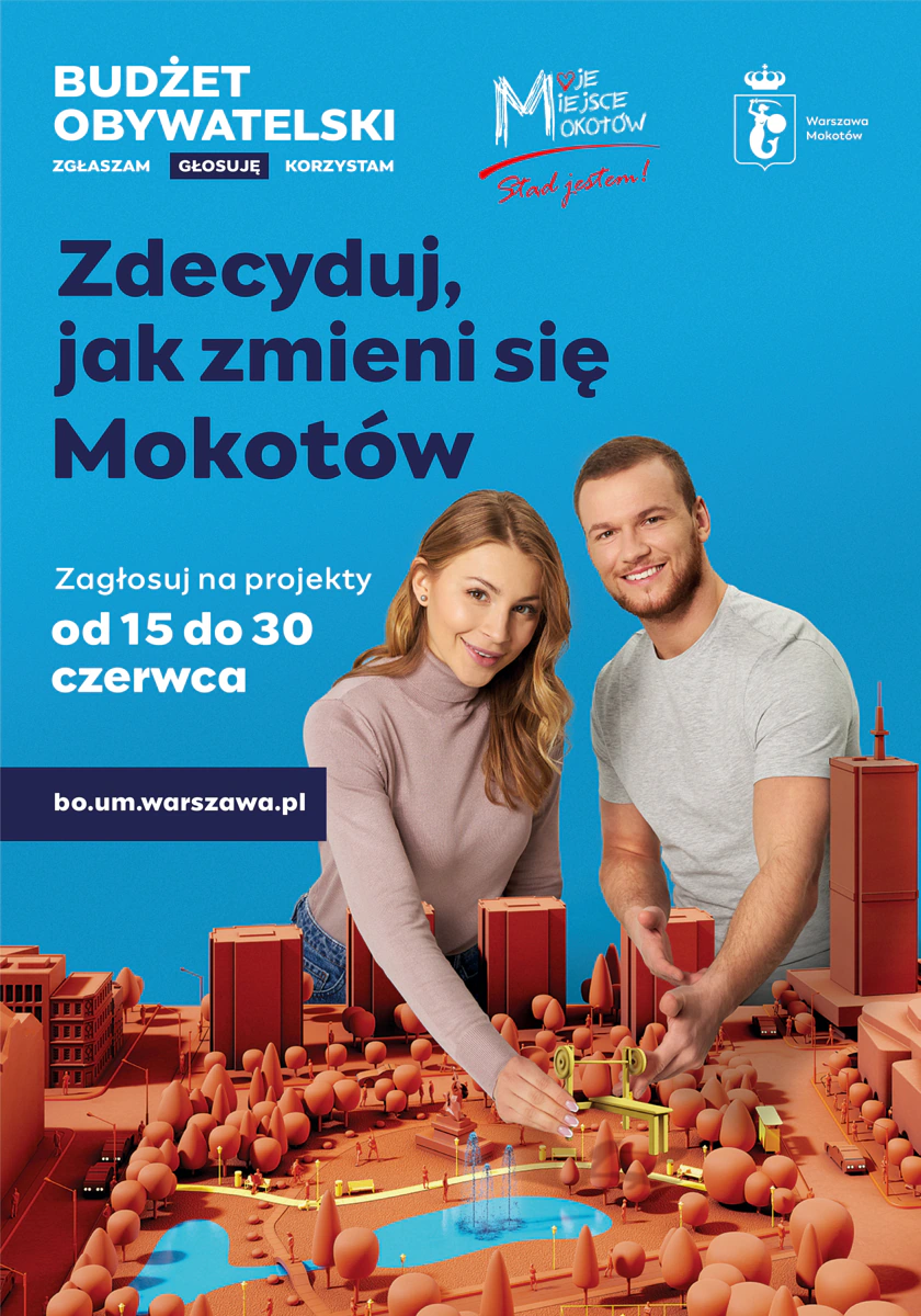 Uśmiechnięci młoda kobieta i mężczyzna pochylają się nad brązową makietą osiedla. Do tego tekst zawarty w artykule.
