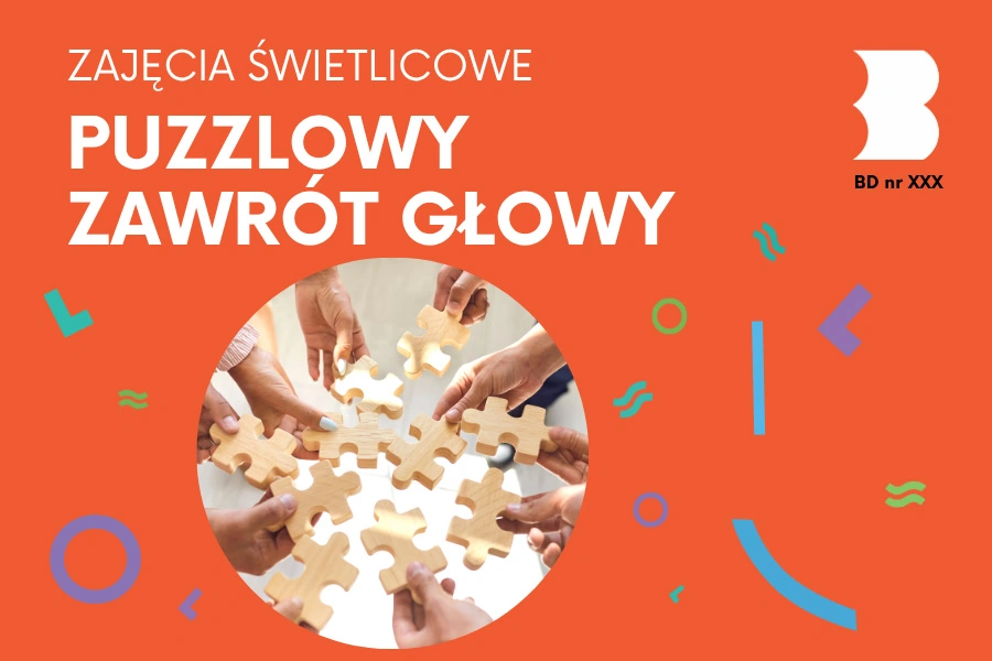 Liczne dłonie z drewnianymi puzzlami.