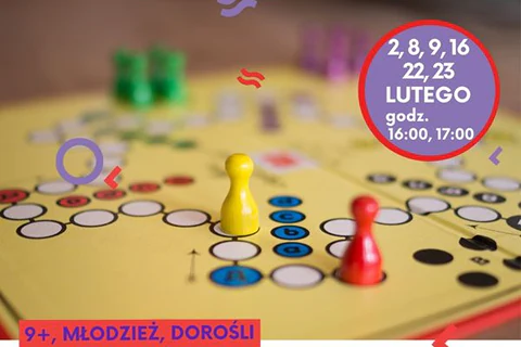 Plansza i pionki do gry w chińczyka.