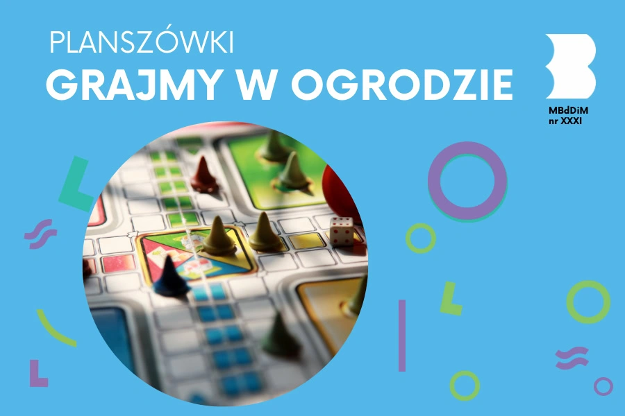 Środkowy fragment planszy gry w chińczyka z pionkami.