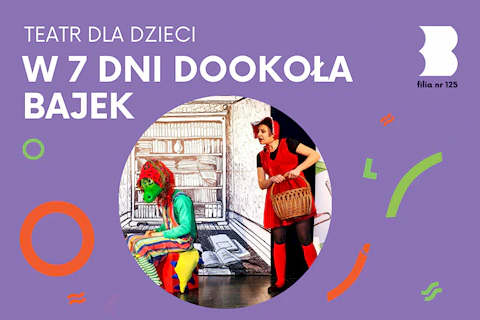 Aktorka ubrana w czerwony kostium z kapturkiem i koszykiem w rękach, zwraca się do aktora przebranego za zielonego krokodyla. W tle narysowany pokój z dużym regałem na książki.