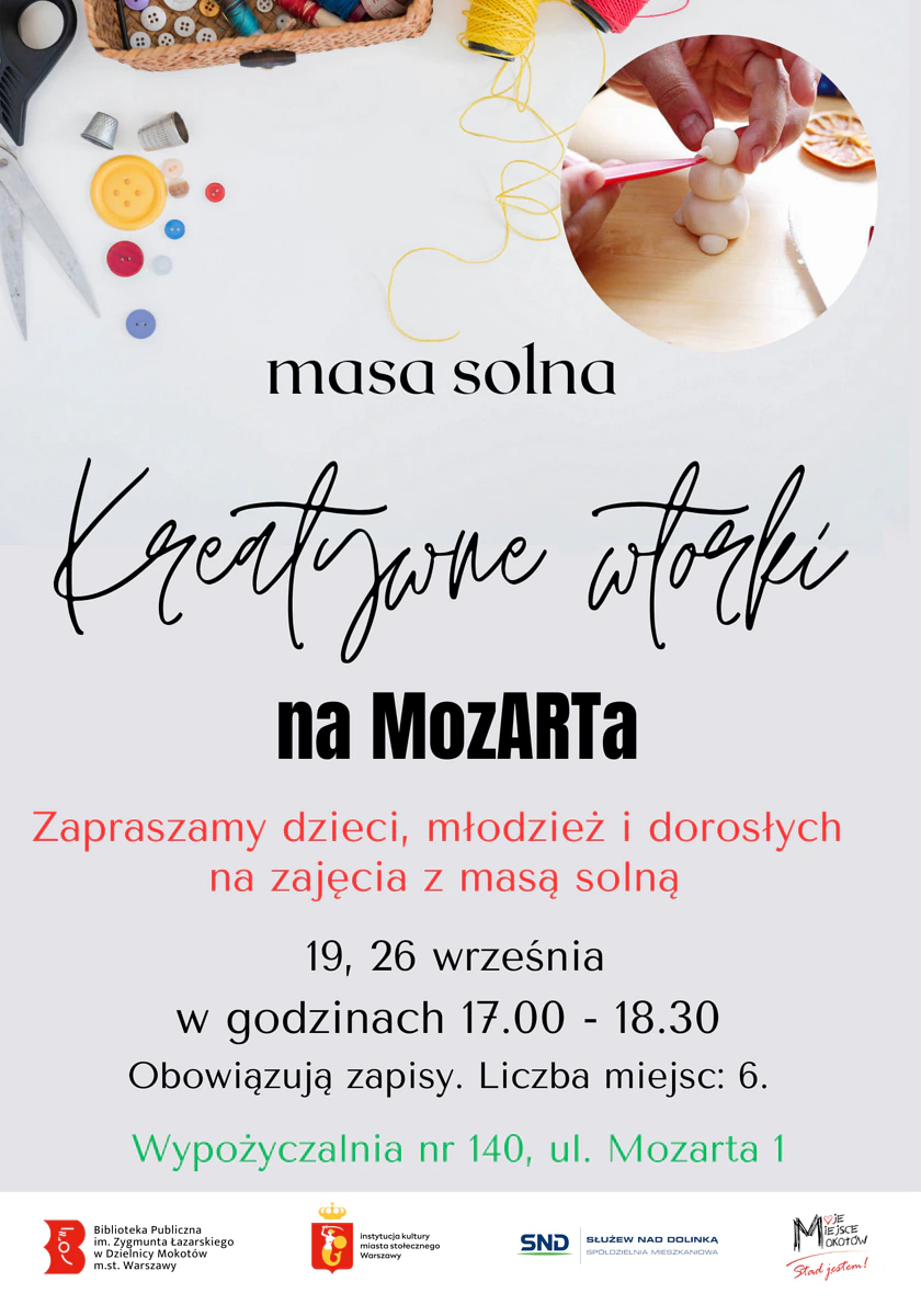 W górnej części widać fragment koszyka z guzikami i nićmi. Obok leżą guziki, naparstki, nożyczki i nicie. Na prawo od nich w kółku ręce robiące miniaturowego bałwana z soli. Poniżej tekst zawarty w artykule.