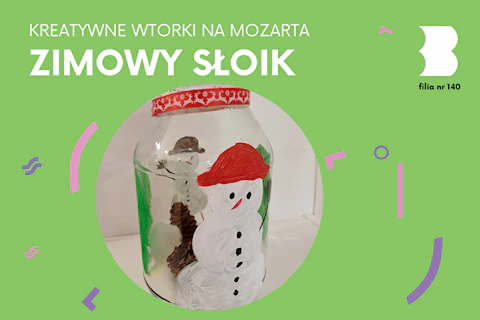 Słoik przyozdobiony malunkami bałwanów, a w słoiku leży duża szyszka.