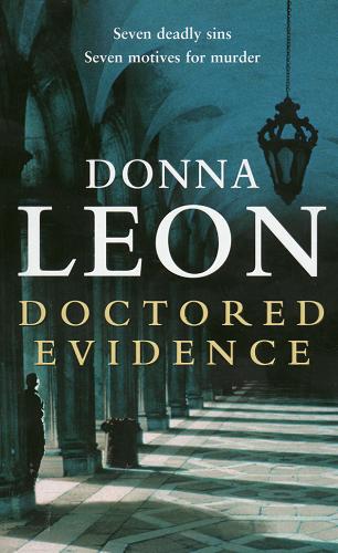 Okładka książki Doctored Evidence / Donna Leon.