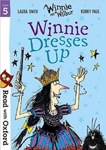 Okładka książki Winnie Dresses Up / Laura Owen & Korky Paul.