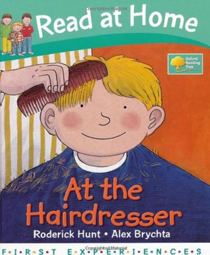 Okładka książki At the hairdresser [ang.] /  Roderick Hunt, Annemarie Young, Alex Brychta.