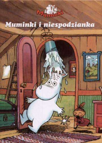 Okładka książki Muminki i niespodzianka / tekst i il. Harald Sonesson ; tł. [ze szw.] Iwona Zimnicka.